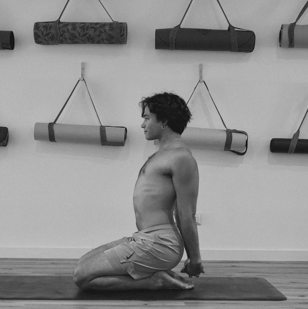Pratica yoga a Yoga Studio Trieste
